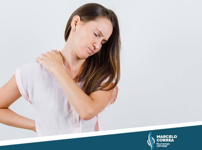 Mulher com dor no corpo preocupada se a fibromialgia pode matar -Dr. Marcelo Reumatologista
