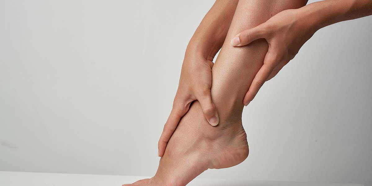 tornozelo feminino - site Dr. Marcelo Correa - Reumatologista em Belém - PA